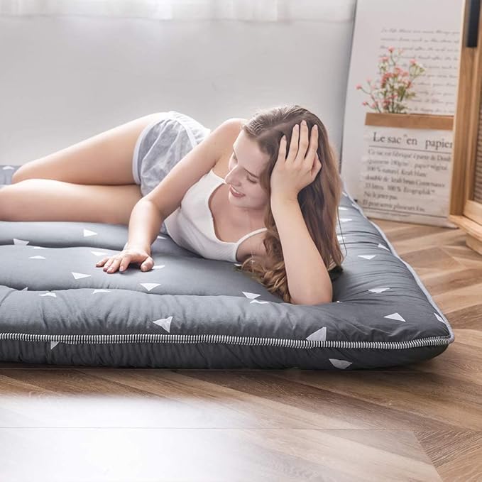 MAXYOYO Grey Triangle Printed Japanese Futon Floor Mattress, Thicken Sleeping Pad Floor Mat Roll Up Camping Guest Mattress Folding Couch, Full Size