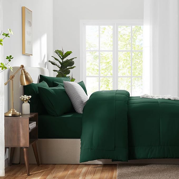 CozyLux Oversized King Comforter Sets Emerald Green, 7 Pieces Bed in a Bag, Ultra-Soft All Season Bedding Sets with Stitch Quilted Comforter, Flat Sheet, Fitted Sheet, Pillowcases