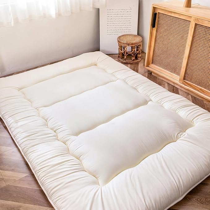 MAXYOYO Japanese Floor Futon Queen Size, Thicken Tatami Mat Sleeping Pad Foldable Roll Up Mattress Trifold Pad Guest Mat, Off White