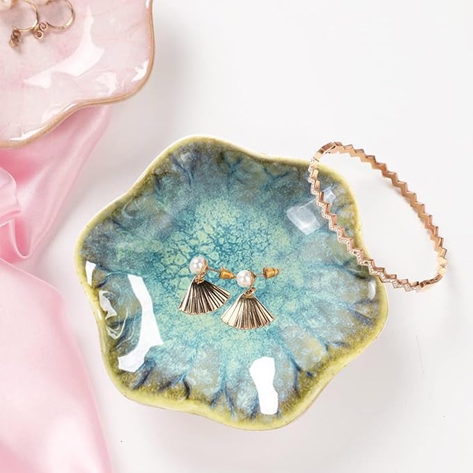 Ceramic Jewelry Dish,Leaf Jewelry Tray Key Tray,Jewelry Holder,Small Ring Dish Holder Jewelry Plate Trinket Dish Catchall Tray Nightstand Decor For Entryway Table Green Room Decor(Crystal Green)