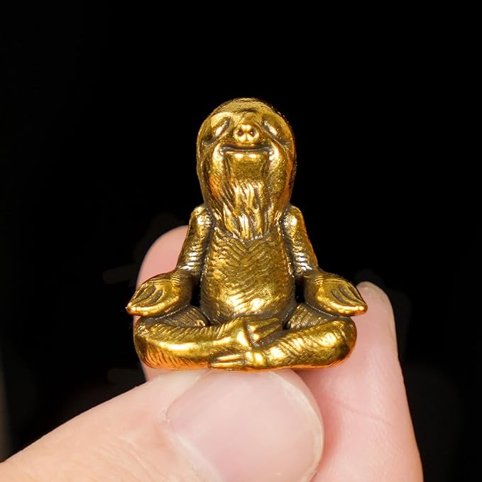 CHOVY Retro Handcrafted Meditating Sloth Statue - 100% Solid Brass Seated Sloth in Thoughtful Pose, Vintage Style Collectible Art Piece for Home & Office | Unique Gift for Nature Lovers