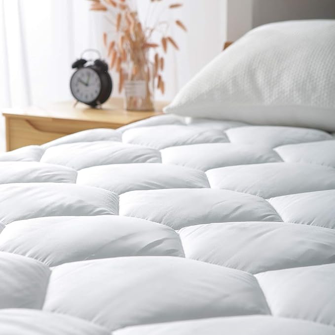 Favorland Cal King Mattress Pad, 8-21" Deep Pocket Protector Ultra Soft Quilted Fitted Topper Cover Breathable Fit for Dorm Home Hotel -White