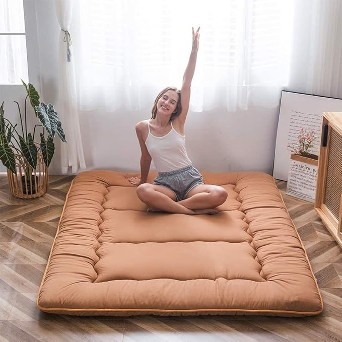 MAXYOYO Japanese Floor Mattress Futon Mattress, Thicken Tatami Mat Sleeping Pad Foldable Roll Up Mattress Boys Girls Dormitory Mattress Pad, Light Brown, Queen Size