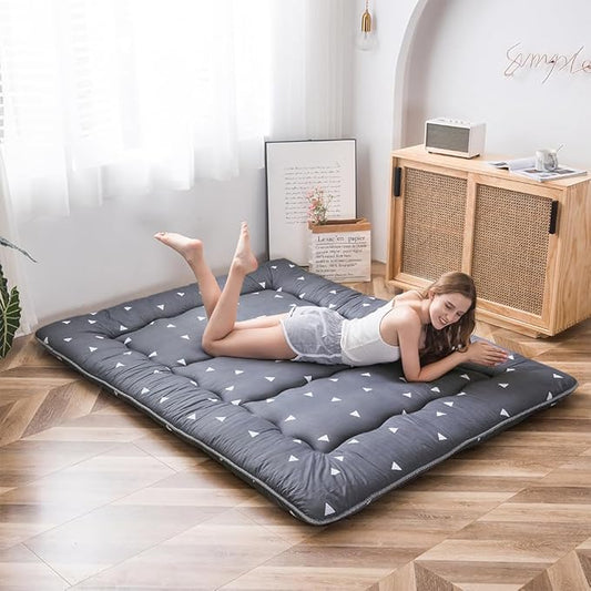 MAXYOYO Grey Triangle Japanese Floor Futon Mattress, Tatami Mat Portable Camping Mat Kids Sleeping Pad Foldable Roll Up Floor Lounger Mat Twin Size with Mattress Protector Cover
