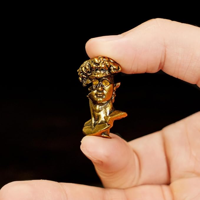 CHOVY Binary David Peep into The Future Sculpture Retro Style Made of Solid 100% Brass Handcrafted Ideal for Home Decor Desk Ornaments Collectible Crafts Office Scene Setters & Artistic Decorations
