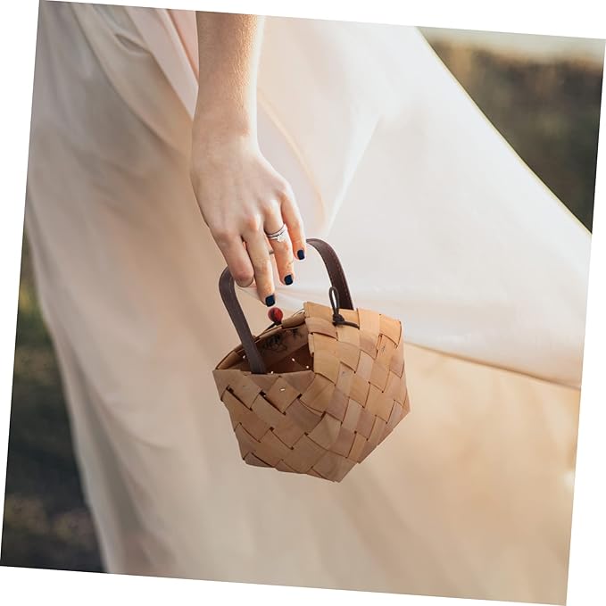 PRETYZOOM Wooden Wrapping Basket Multi-purpose Storage Basket for Presents Decor
