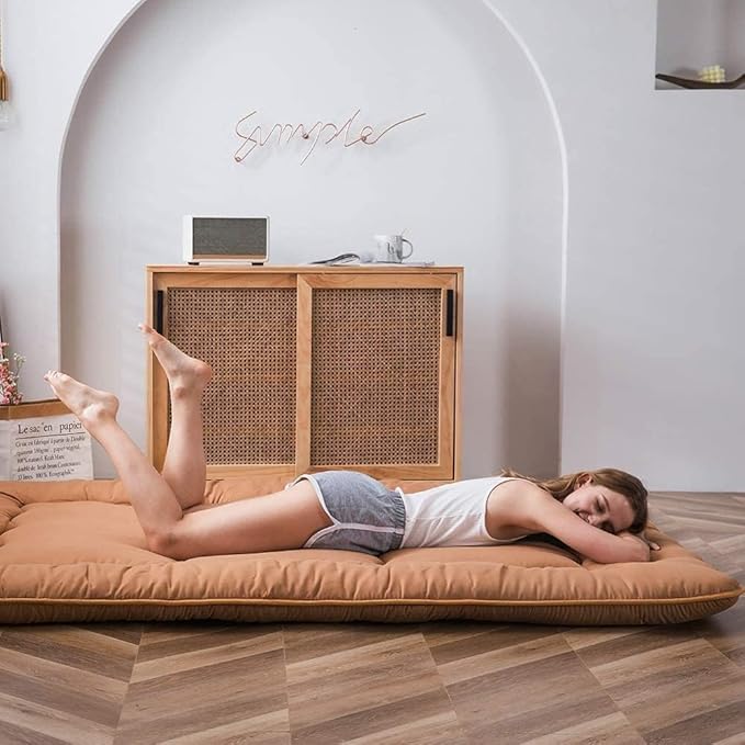 MAXYOYO Japanese Floor Mattress Futon Mattress, Thicken Tatami Mat Sleeping Pad Foldable Roll Up Mattress Guest Mattress Pad Kids Floor Lounger Cushion, Light Brown, Twin