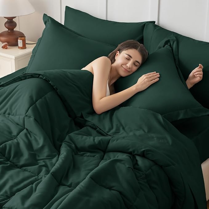 JOLLYVOGUE Twin XL Comforter Set, Ultra-Soft Bed in a Bag Twin XL Size 5 Pieces, Oeko-TEX Certified Bedding Set with Down Alternative Comforter, Sheets, Pillowcases & Shams, Emerald Green