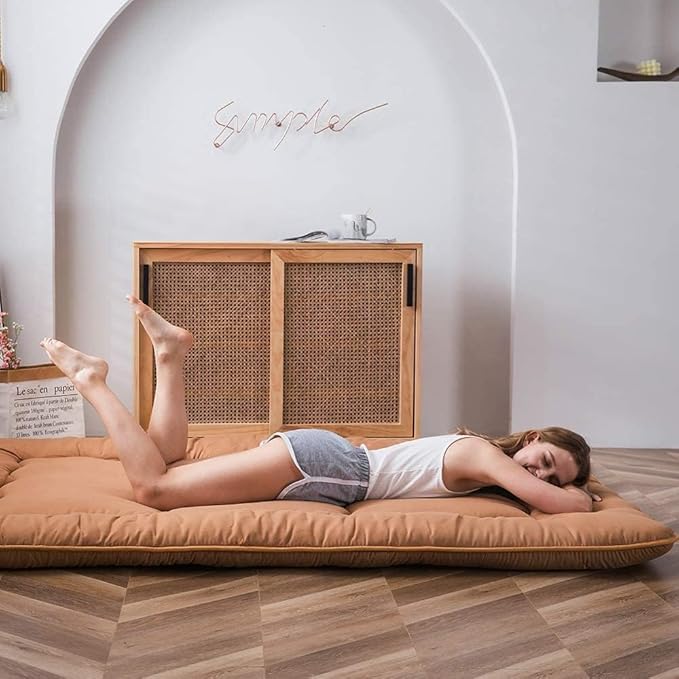 MAXYOYO Japanese Floor Mattress Futon Mattress, Thicken Tatami Mat Sleeping Pad Foldable Roll Up Mattress Boys Girls Dormitory Mattress Pad, Light Brown, Queen Size