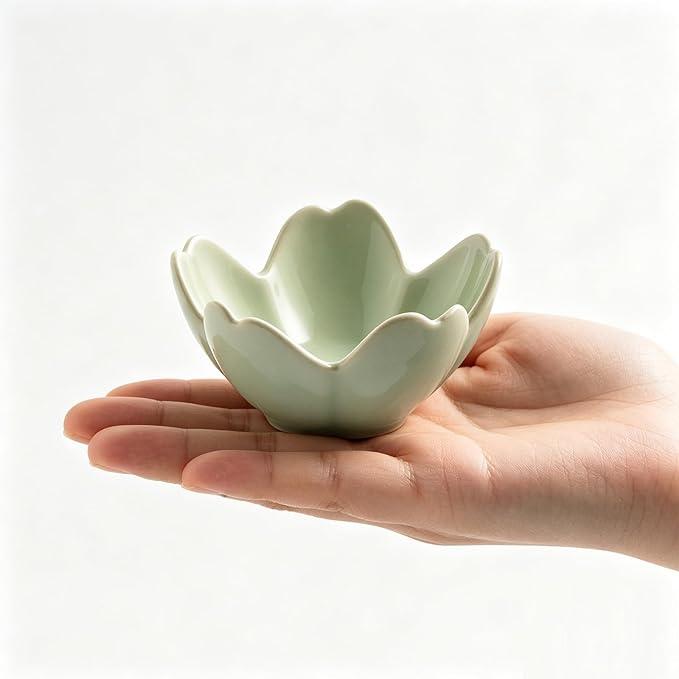 Flower Ring Holder Dish, Ceramic Jewelry Tray Dish, Small Trinket Dish, Jewelry Plate Bowl, Cute Jewlery Ring Holder Dish, Aesthetic Room Decor, Christmas Birthday Gifts for Women, 1 pack (green)