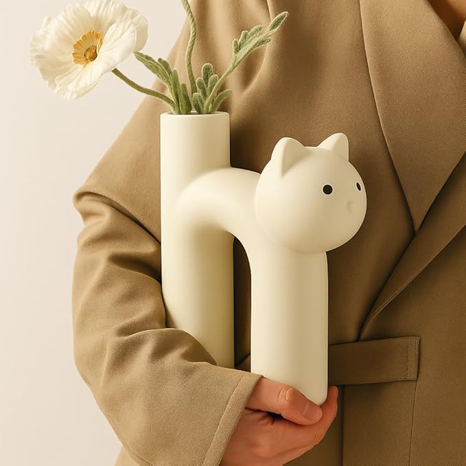 Cat Vase for Flowers, Ceramic Cat Decor for Home, Minimalist Flower Vase for Dried Flowers & Pampas Grass, Cat Lover Gifts for Women, Cat Mom Gifts, Cute Desk & Shelf Decor, Creamy Beige