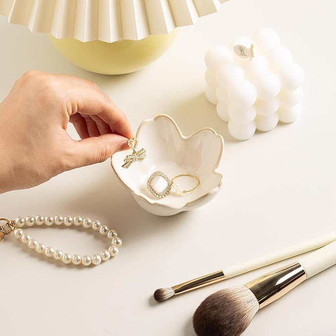 Flower Ring Holder Dish, Ceramic Jewelry Tray Dish, Small Trinket Dish, Jewelry Plate Bowl, Cute Jewlery Ring Holder Dish, Aesthetic Room Decor, Christmas Birthday Gifts for Women, 1 pack (white)