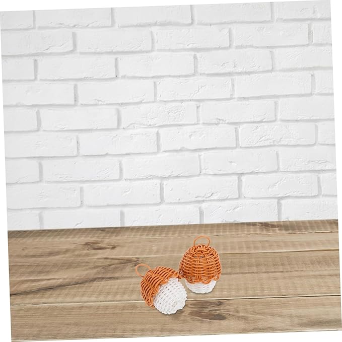 PRETYZOOM 2pcs Handwoven Pinecone Candy Bag Acorn Shaped Storage Basket Handheld Wicker Straw Purse Christmas Decorative Party Favor Bag