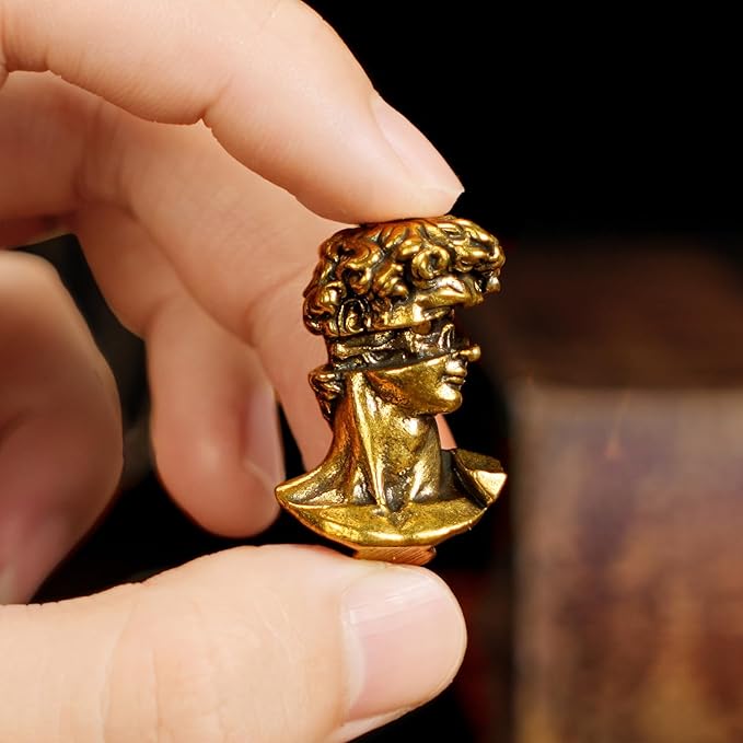 CHOVY Binary David Peep into The Future Sculpture Retro Style Made of Solid 100% Brass Handcrafted Ideal for Home Decor Desk Ornaments Collectible Crafts Office Scene Setters & Artistic Decorations