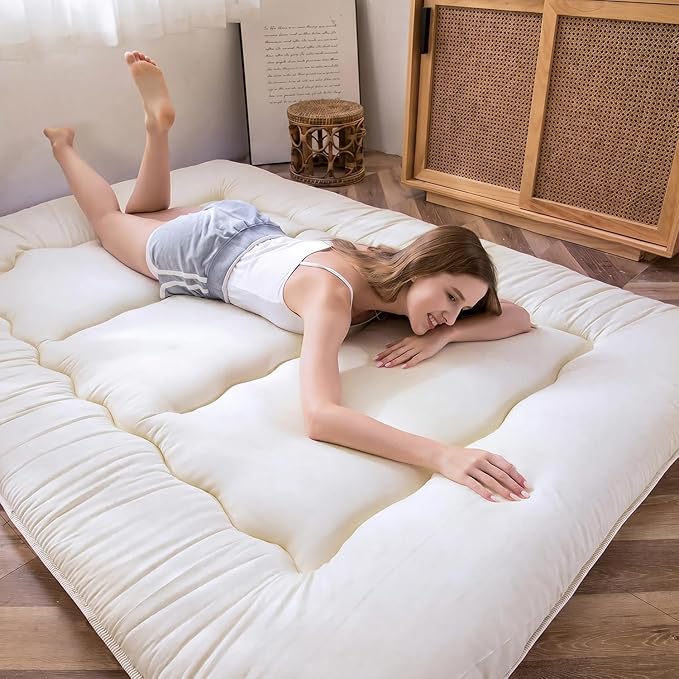 MAXYOYO Japanese Floor Futon Queen Size, Thicken Tatami Mat Sleeping Pad Foldable Roll Up Mattress Trifold Pad Guest Mat, Off White