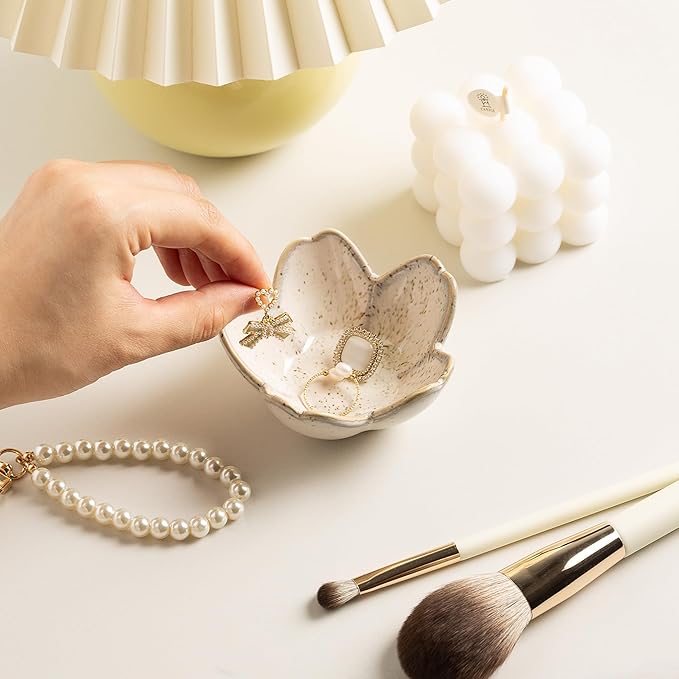 Flower Ring Holder Dish, Ceramic Jewelry Tray Dish, Small Trinket Dish, Jewelry Plate Bowl, Cute Jewlery Ring Holder Dish, Aesthetic Room Decor, Christmas Birthday Gifts for Women, 1 pack (grey)