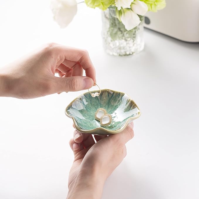 Mecaikru Ring Dish, Ceramic Trinket Tray, Small Dish for Jewelry, Key Bowl, Ring Tray for Jewelry, for Friends Sisters Daughter Mother