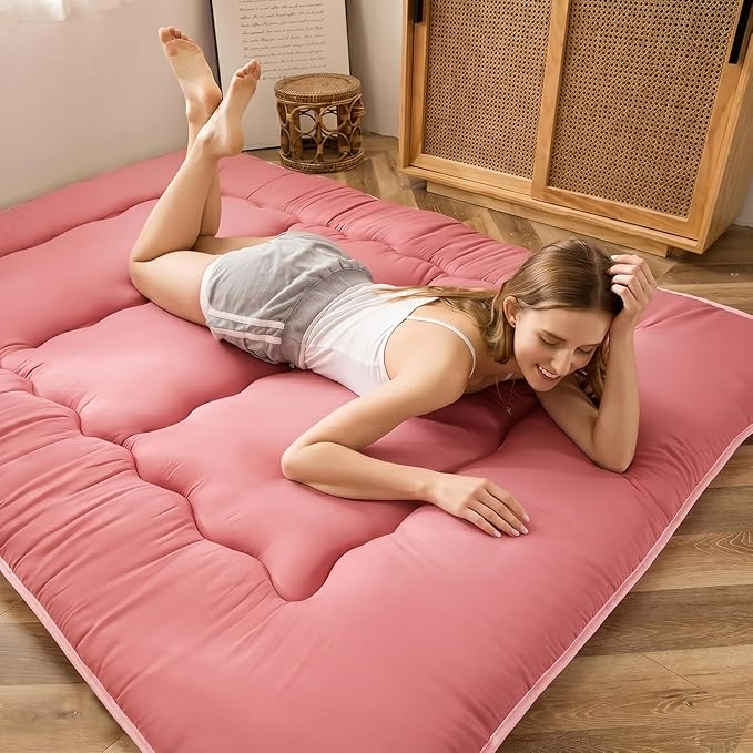 MAXYOYO Japanese Floor Mattress Futon Mattress, Thicken Sleeping Pad Foldable Roll Up Floor Futon for Adults Tatami Mat Dormitory Couch Lounger, Pink, Queen Size
