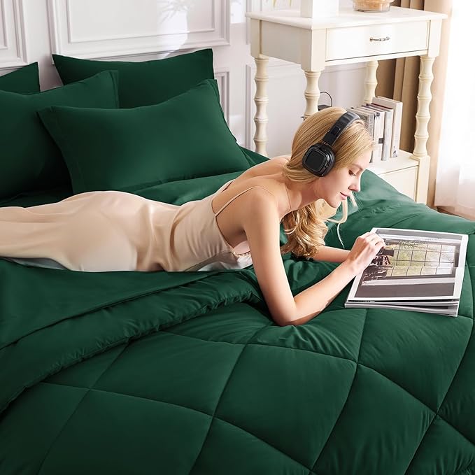CozyLux Full Size Comforter Sets Emerald Green - 7 Pieces Bed in a Bag Full, Luxury Soft Bed Set for All Seasons, Bedding Set with Down Alternative Comforter, Sheets, Pillowcases & Shams