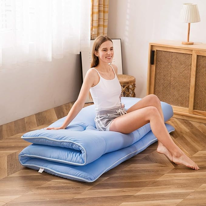 MAXYOYO Japanese Floor Mattress Futon Mattress, Thicken Sleeping Pad Foldable Roll Up Floor Futon for Adults Tatami Mat Dormitory Lounger, Dusty Blue, Queen Size