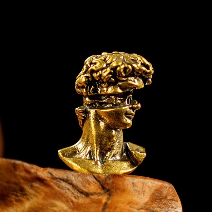 CHOVY Binary David Peep into The Future Sculpture Retro Style Made of Solid 100% Brass Handcrafted Ideal for Home Decor Desk Ornaments Collectible Crafts Office Scene Setters & Artistic Decorations