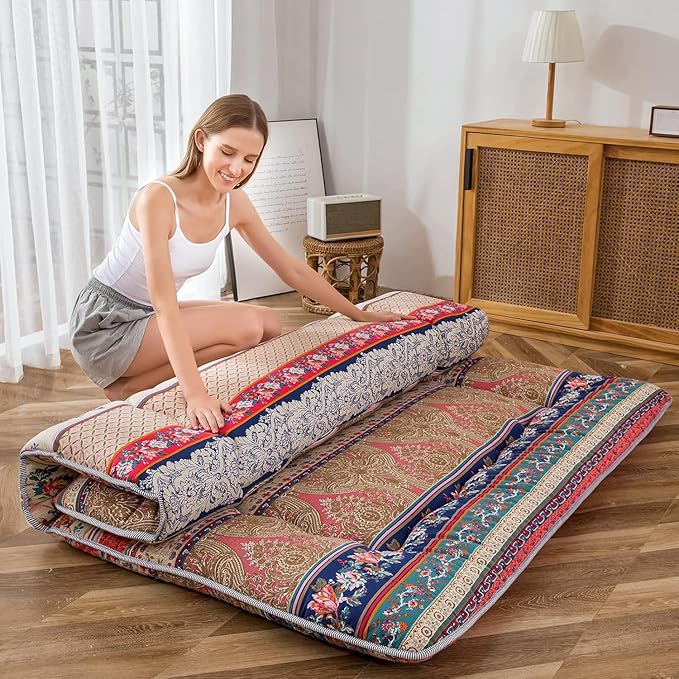 MAXYOYO Bohemian Retro Floor Mattress Vintage Floral Japanese Futon Mattress Roll Up Thicken Sleeping Mat Portable Camping Mattress Floor Lounger Couch Mattress Pad Queen