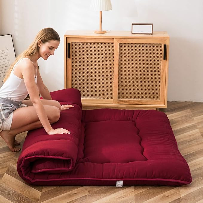 MAXYOYO Japanese Floor Mattress Futon Mattress Thicken Tatami Mat Sleeping Pad Roll Up Mattress Floor Lounger Mat Folding Couch Mattress Pad for Guest Room, Burgundy, King Size
