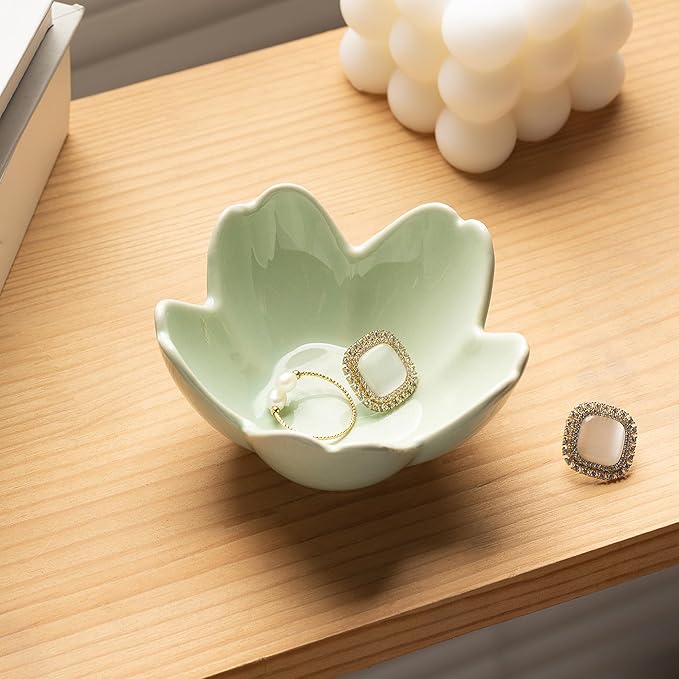 Flower Ring Holder Dish, Ceramic Jewelry Tray Dish, Small Trinket Dish, Jewelry Plate Bowl, Cute Jewlery Ring Holder Dish, Aesthetic Room Decor, Christmas Birthday Gifts for Women, 1 pack (green)